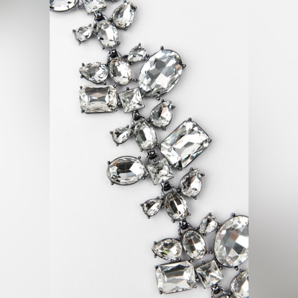 Zara Crystal Necklace - Picture 4 of 9